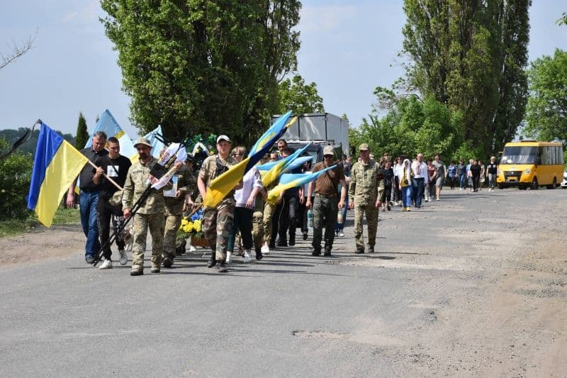 На Полтавщині попрощалися із загиблим гранатометником Артемом Кивою