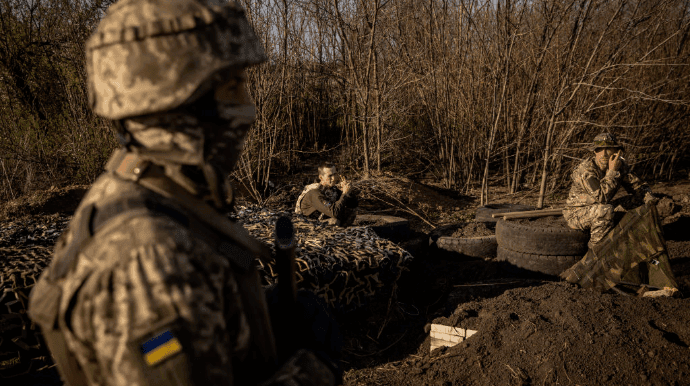 Найзапекліші бої тривають за Бахмут і Мар’їнку — Генштаб
