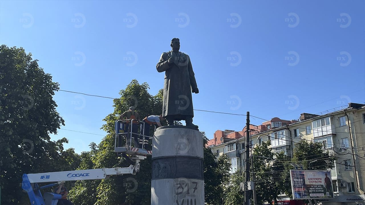 Демонтаж Зигіна в Полтаві та затримання поплічника Киви — головне за 4 серпня