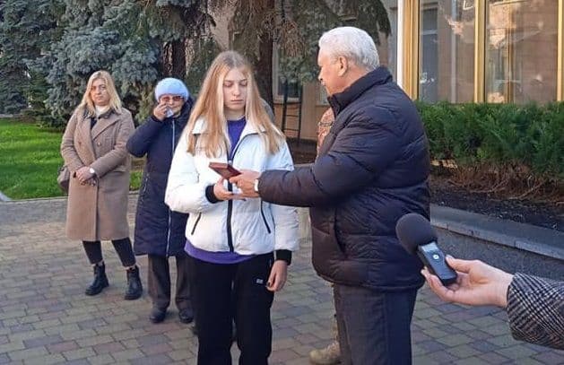 У Лубнах орден загиблого Валентина Холодняка «За мужність» передали рідним