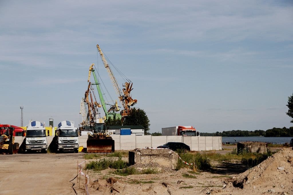 Будівництво Кременчуцького мосту: спеціалісти успішно випробували тестові палі