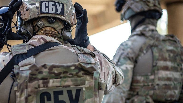 Торгували зброєю: на Лубенщині СБУ провела понад 20 обшуків (уточнюється)