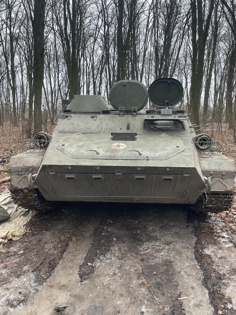 На Полтавщині окупанти кинули свою військову техніку: наші заправили баки та передали до ЗСУ