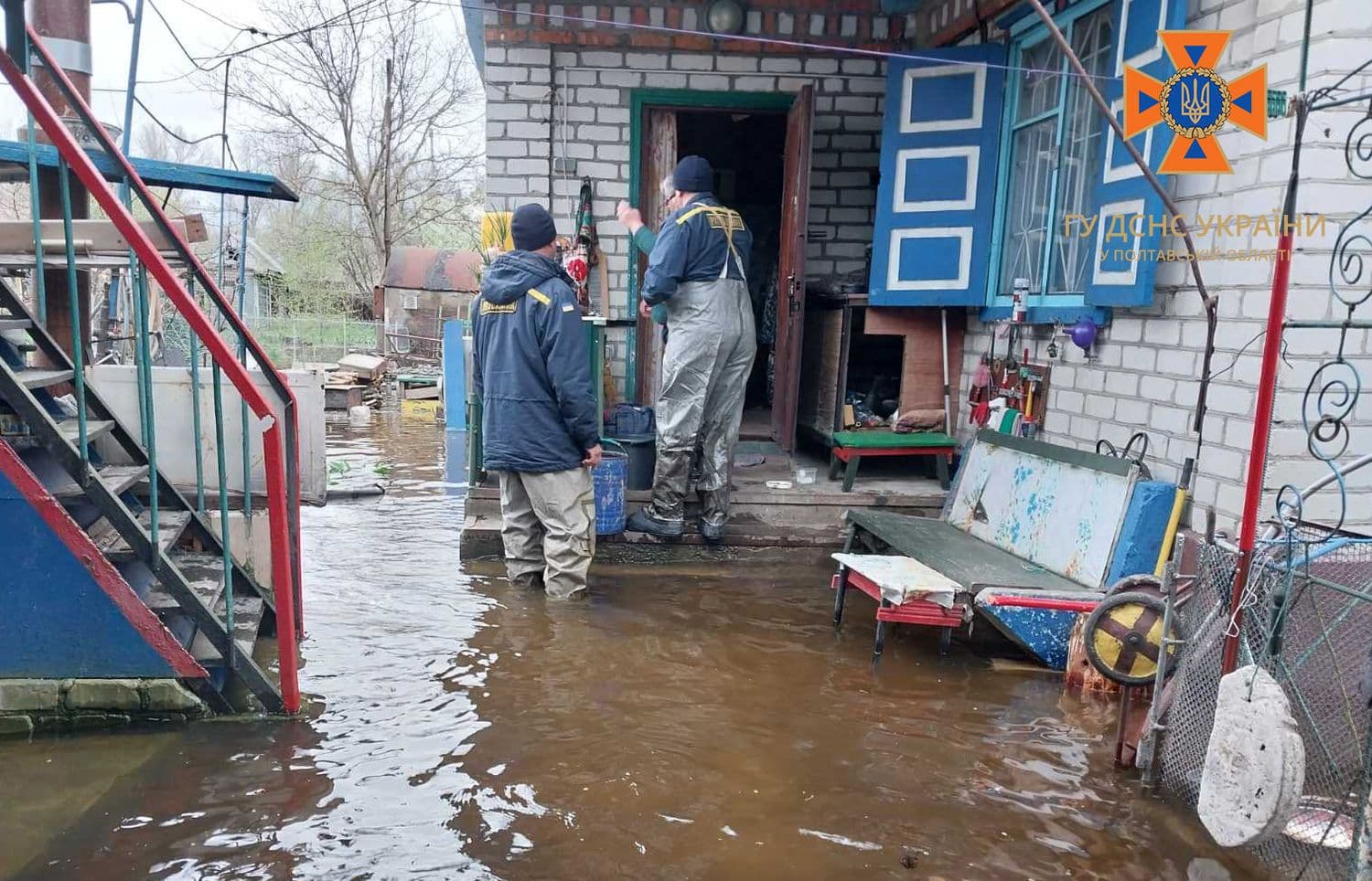«Такого паводка не було останні сім років» — подвір'я, вулиці та пляжі Полтавщини затопило