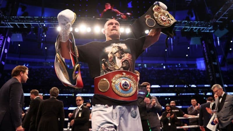Усик сенсаційно переміг Джошуа і здобув чотири чемпіонські пояси