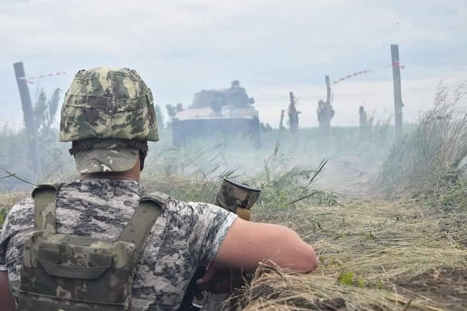 Ворог завдав авіаударів із літаків та вертольотів — Генштаб