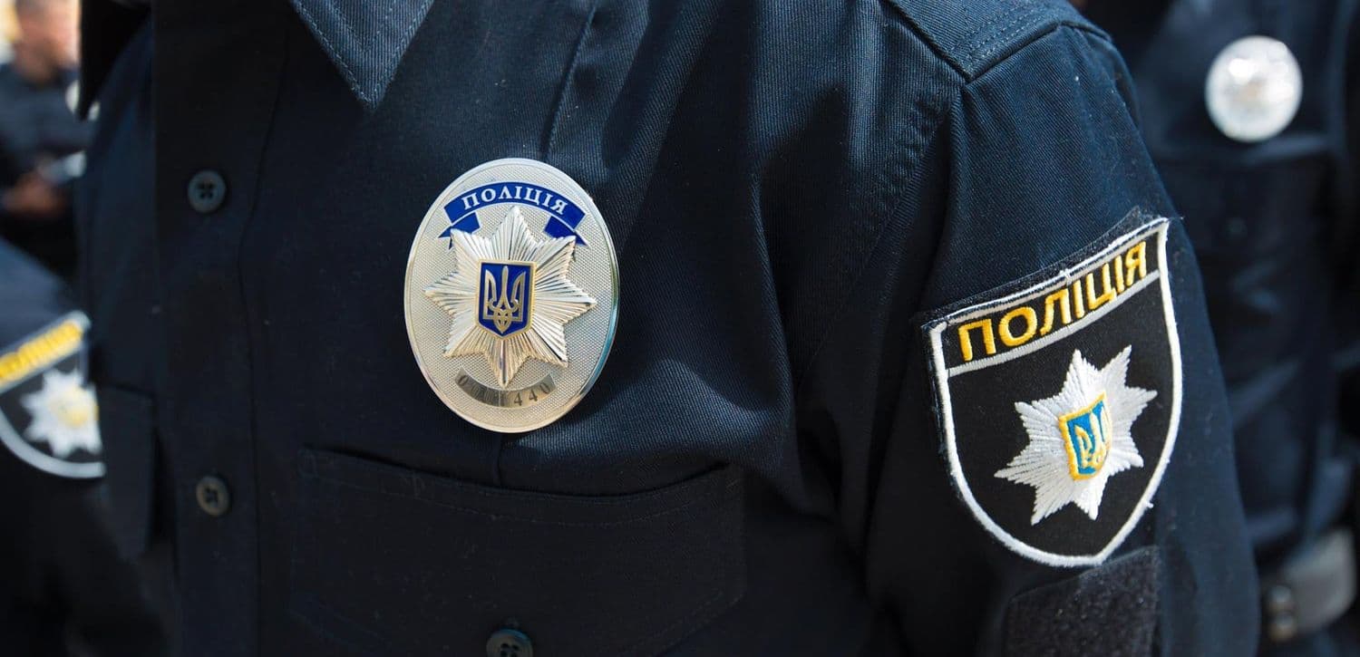 У Полтаві поліціянти перевіряють автомобілі – правоохоронці шукають злочинця