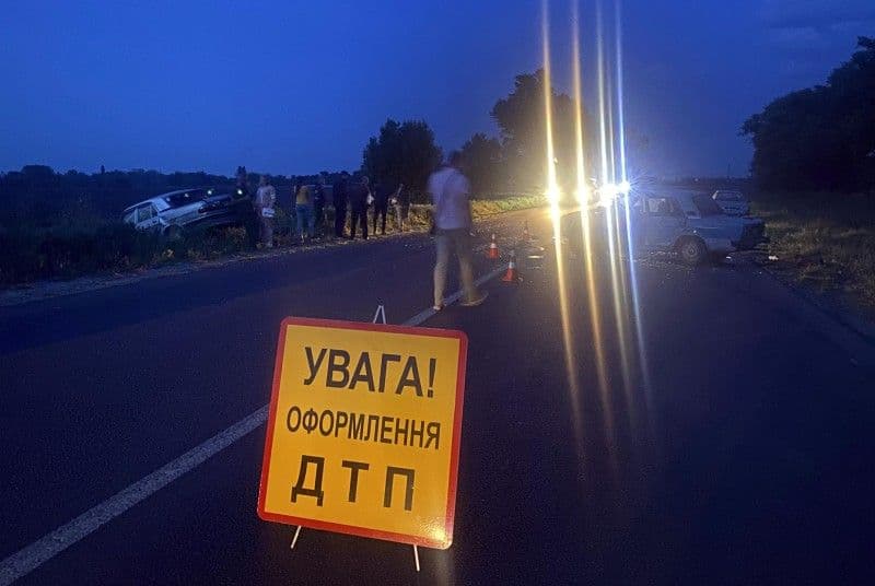 На Полтавщині сталася ДТП: загинула водійка авто, двоє пасажирів у лікарні