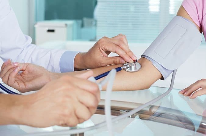 Лікарі Полтавщини відвідують вимушених переселенців вдома