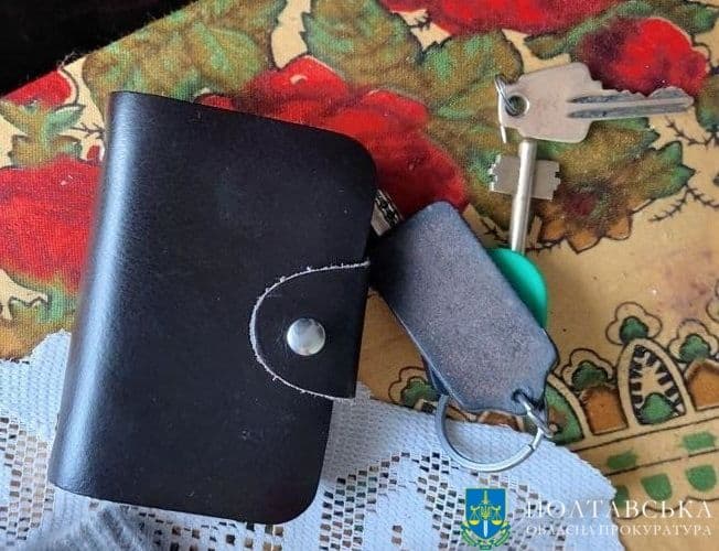 Погрожували неповнолітньому ножем біля шиї — у Кременчуці затримали «бандитську пару»