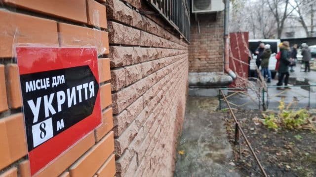 Куди скаржитися на замкнені сховища в Полтаві