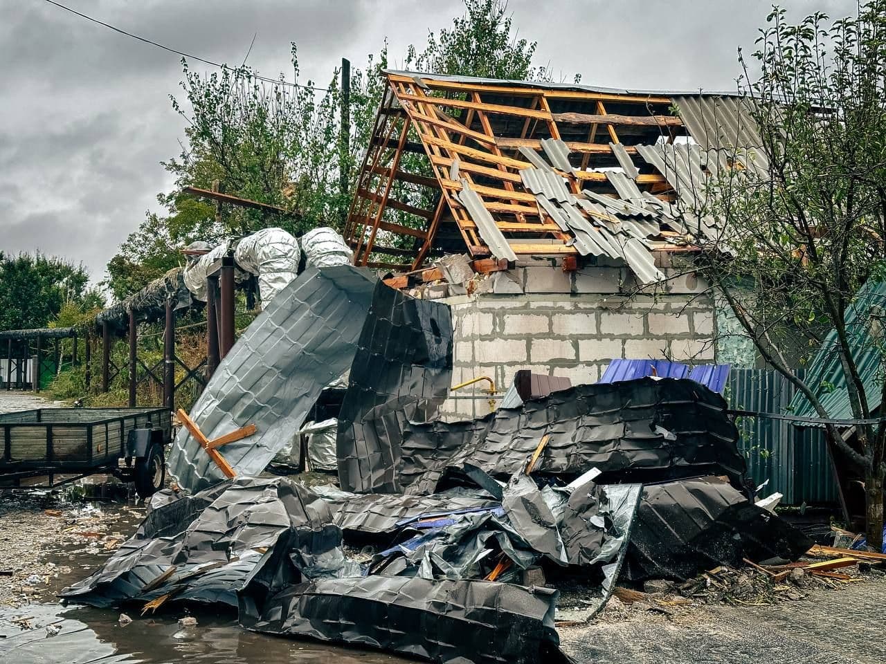 У Миргородському районі російські дрони пошкодили приватні будинки