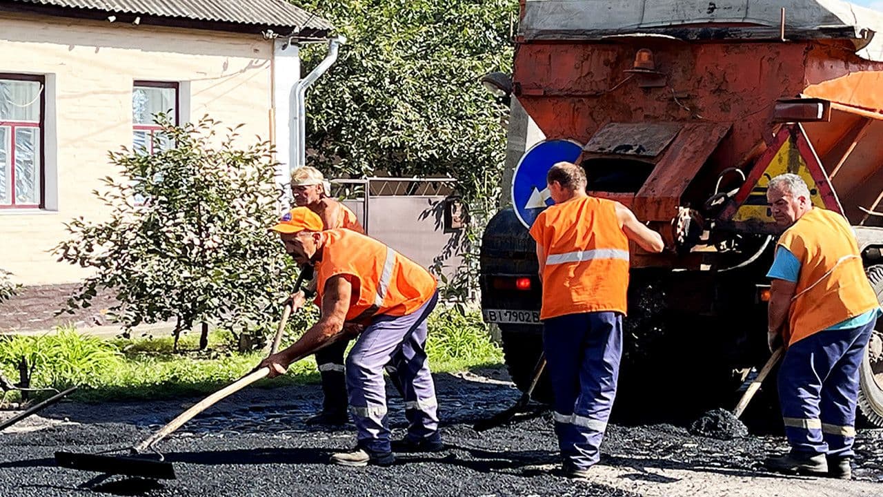 У Кобеляках завершують ремонт доріг за 1,5 млн грн