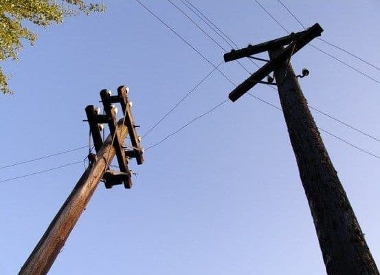 Громади проти монополіста. ОТГ відмовляються платити обленерго за стовпи
