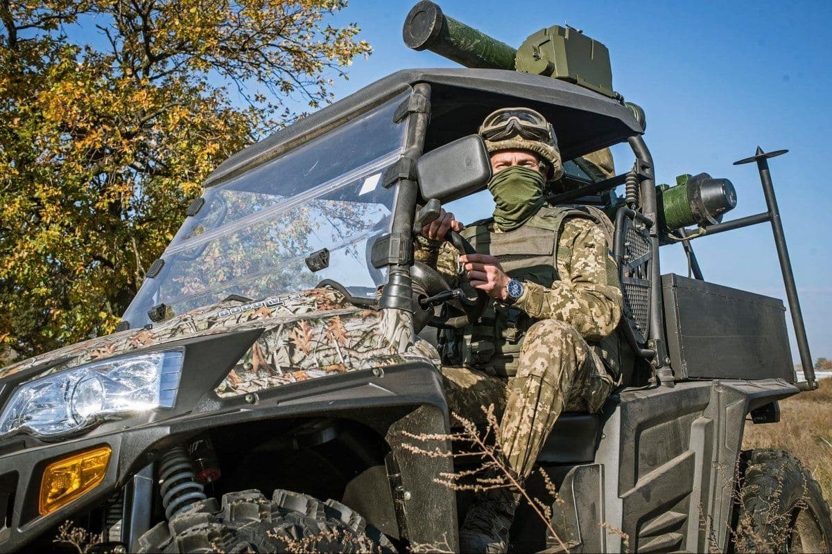 «Полтавська Хвиля» збирає кошти для купівлі автівок на передову
