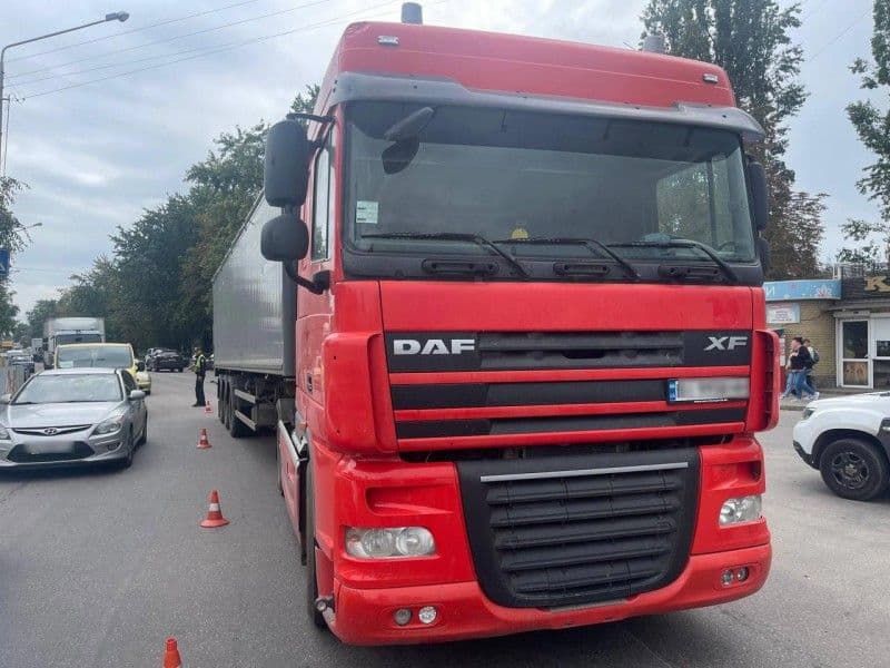 На Полтавщині вантажівка збила пенсіонерку