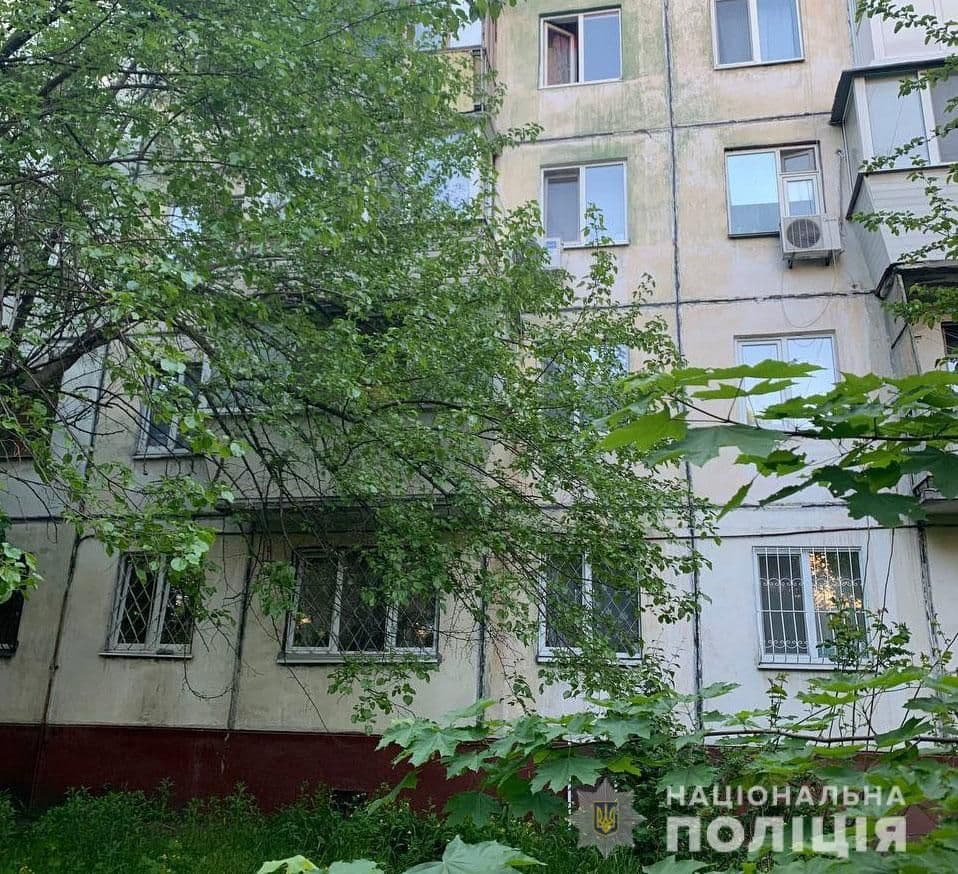 У Кременчуці випала з вікна трирічна дитина