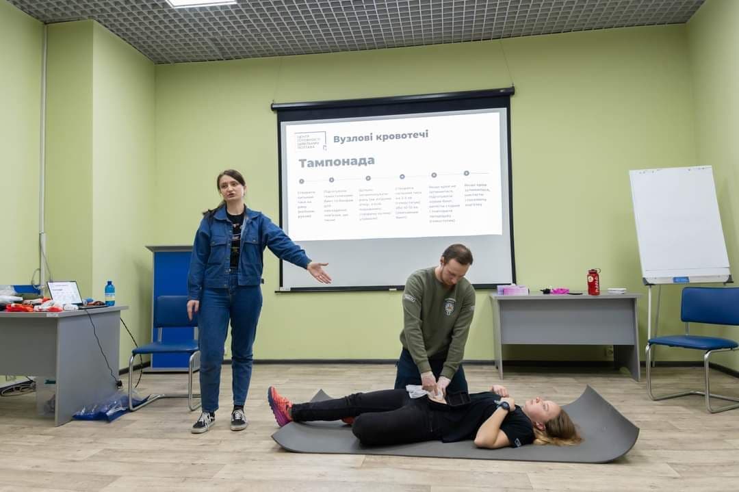 Відкриття меморіальної дошки й військовий вишкіл — головне за 13 березня