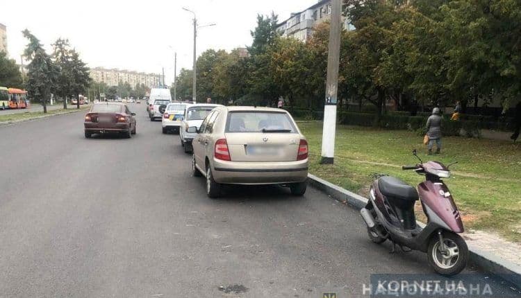 Опель зіткнувся із мопедом: один із водіїв в лікарні
