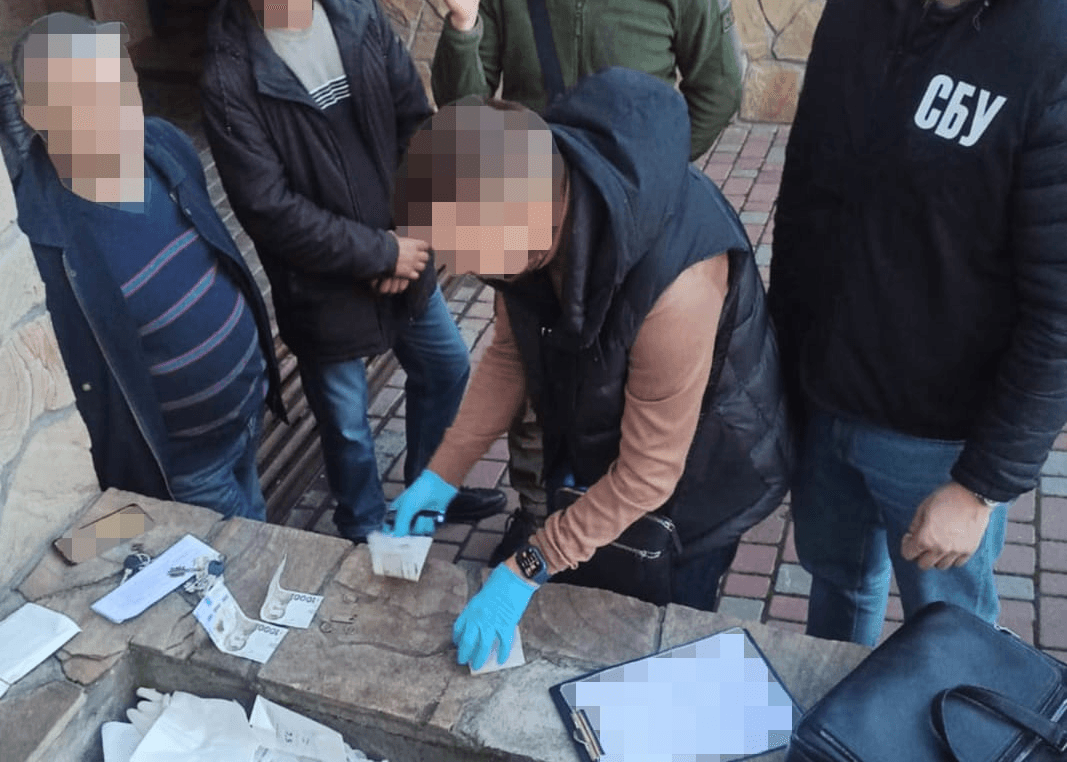Вирок організатору схеми для ухилянтів та звернення облради до СБУ — головне за 22 січня