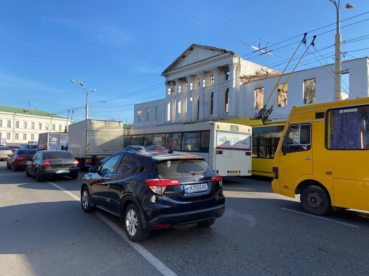 Рух в центрі Полтави заблокований протестувальниками. ФОТО