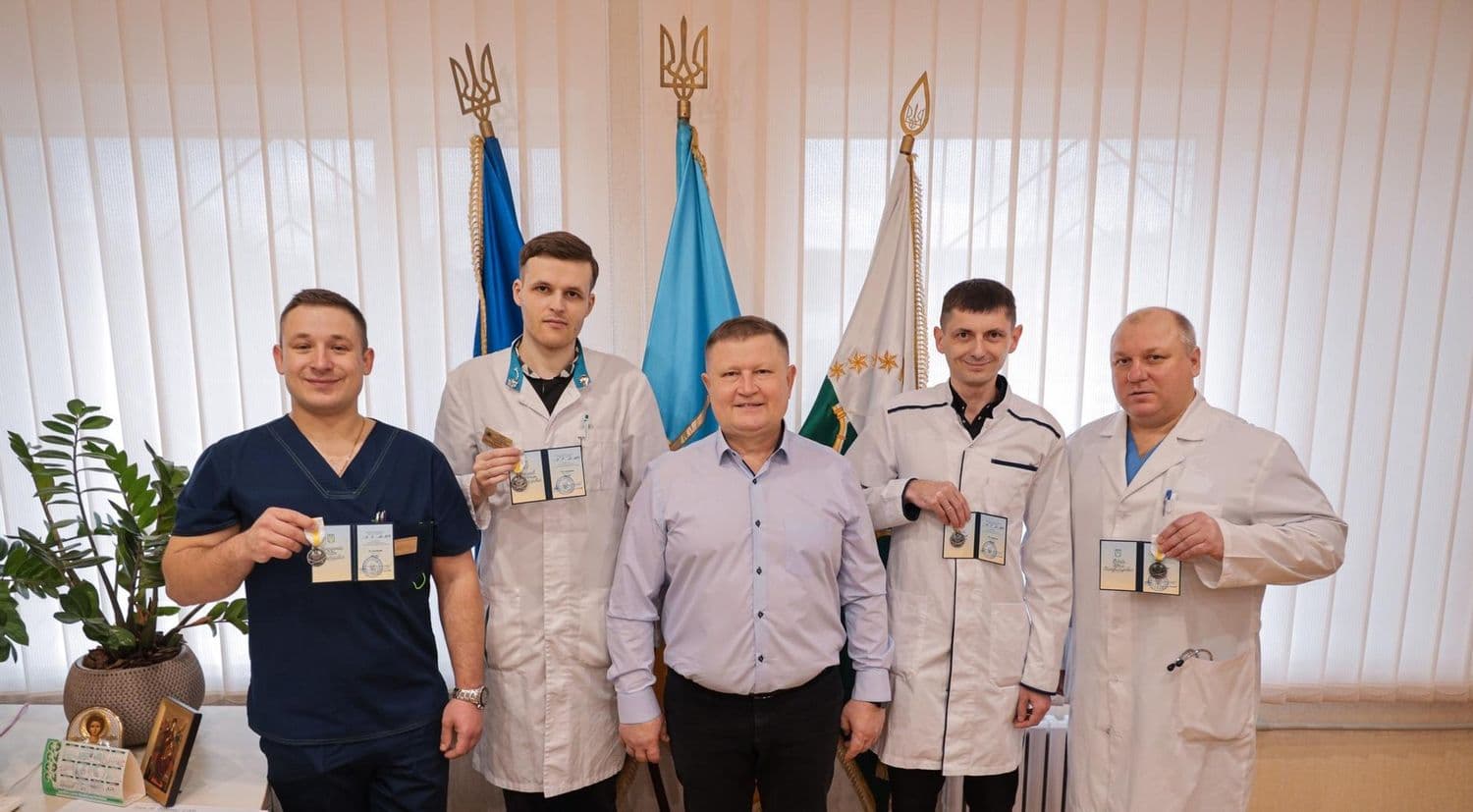 Залужний відзначив чотирьох полтавських лікарів 