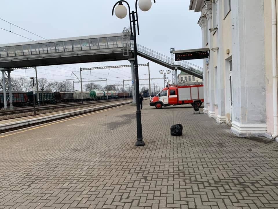 «Тільки-но потяг зупинився - правоохоронці рушили до вагонів»: як у Полтаві перевіряють потяги із "червоної зони"