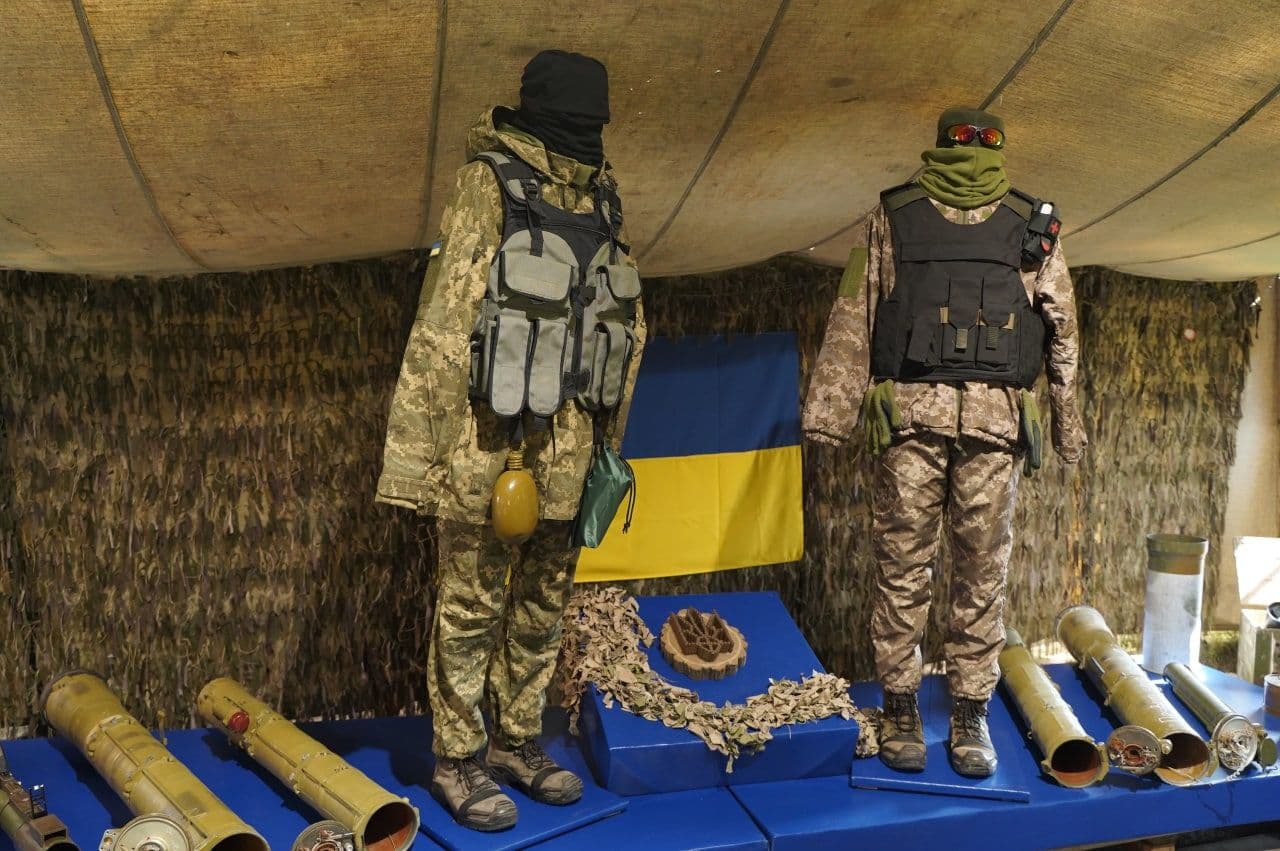 У Полтаві триває виставка, присвячена російсько-українській війні