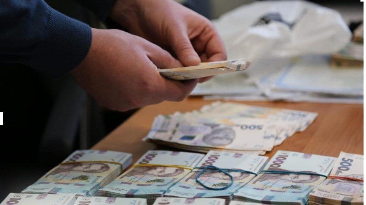 Суд відсторонив від посади підозрюваного у хабарництві директора Глобинської лікарні