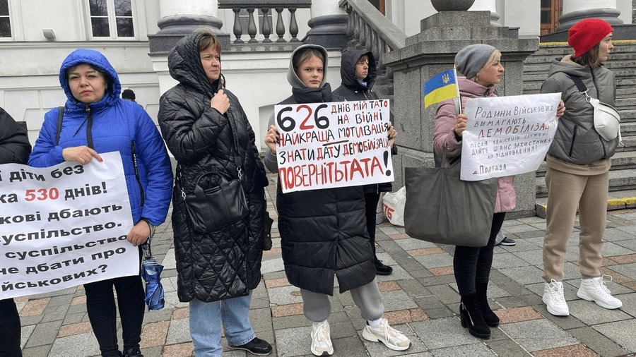 У Полтаві дружини військових вийдуть на пікет за право демобілізації
