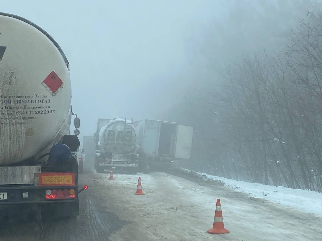 На Полтавщині вантажівки потрапили в аварію