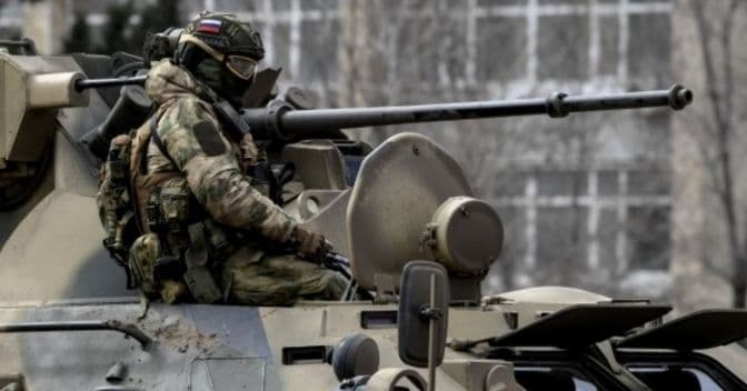 Росіяни з танка розстріляли автівку з дітьми