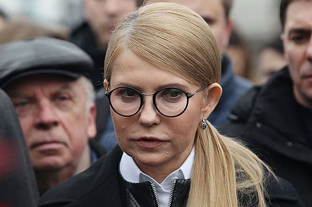 Доки Зеленська відкриває у Полтаві татохаб, Тимошенко мітингує під облрадою (відео)