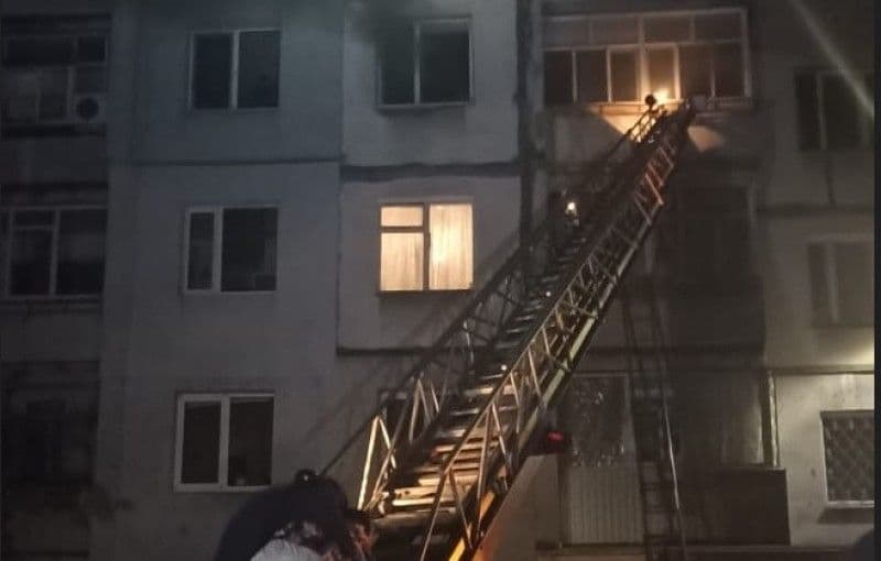 На Полтавщині під час пожежі в багатоповерхівці евакуювали майже два десятки людей