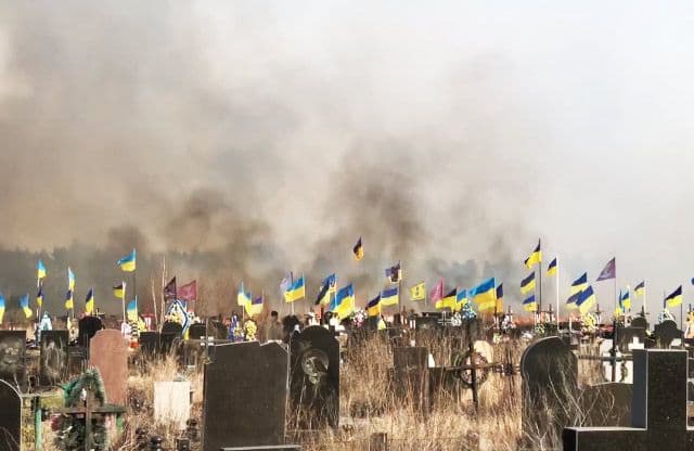 У Полтаві горить Затуринське кладовище