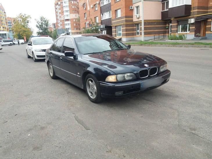 Двійник: полтавські поліціянти затримали автовласника з підробними номерами
