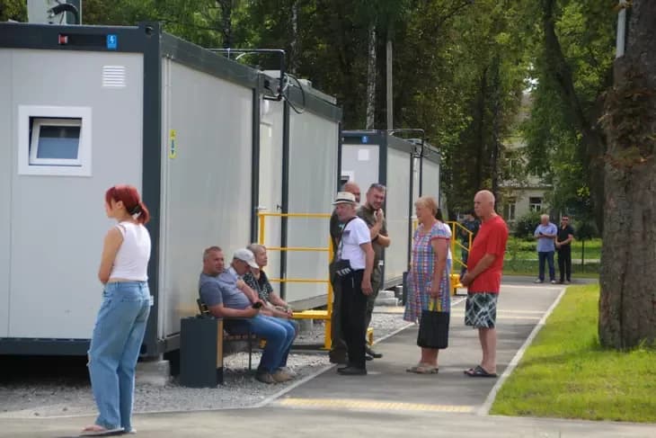 Демонтаж радянських пам'ятників та модульне містечко у Полтаві — головне за 27 липня