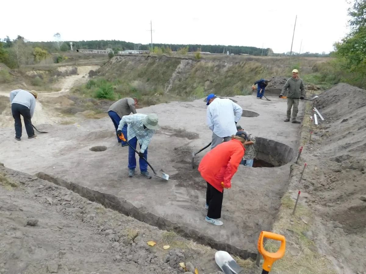 Цьогоріч полтавські археологи відібрали до колекції понад 50 старовинних предметів