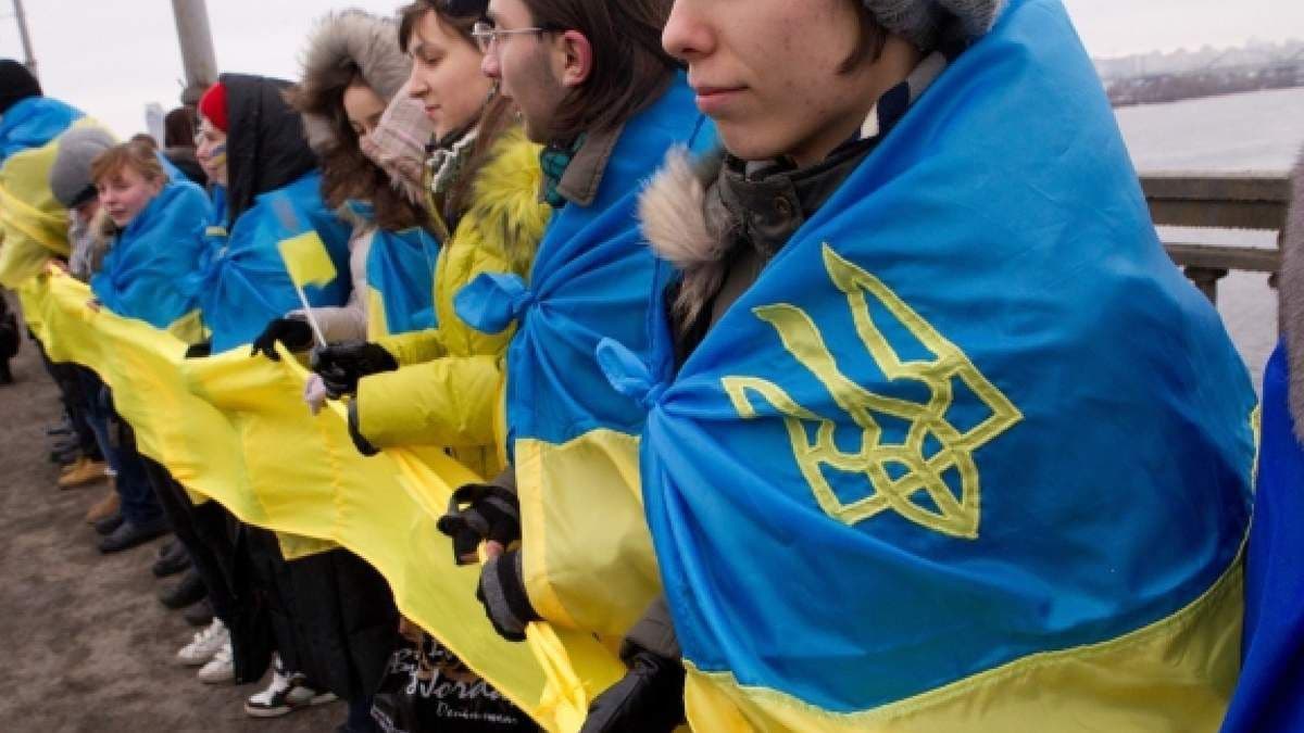 Полтавців запрошують створити живий ланцюг до Дня соборності України