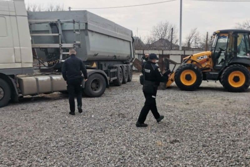 У Кременчуцькому районі чоловіка задавило ковшем екскаватора