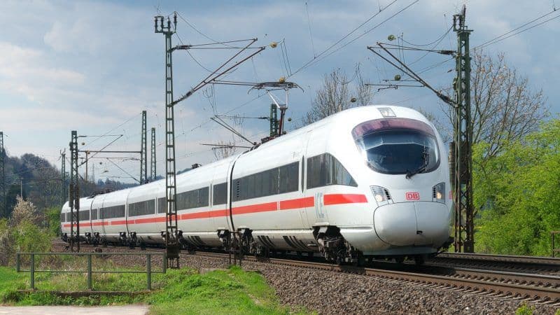 Громадяни з українським паспортом або ID-карткою не платитимуть за залізничні квитки до країн ЄС