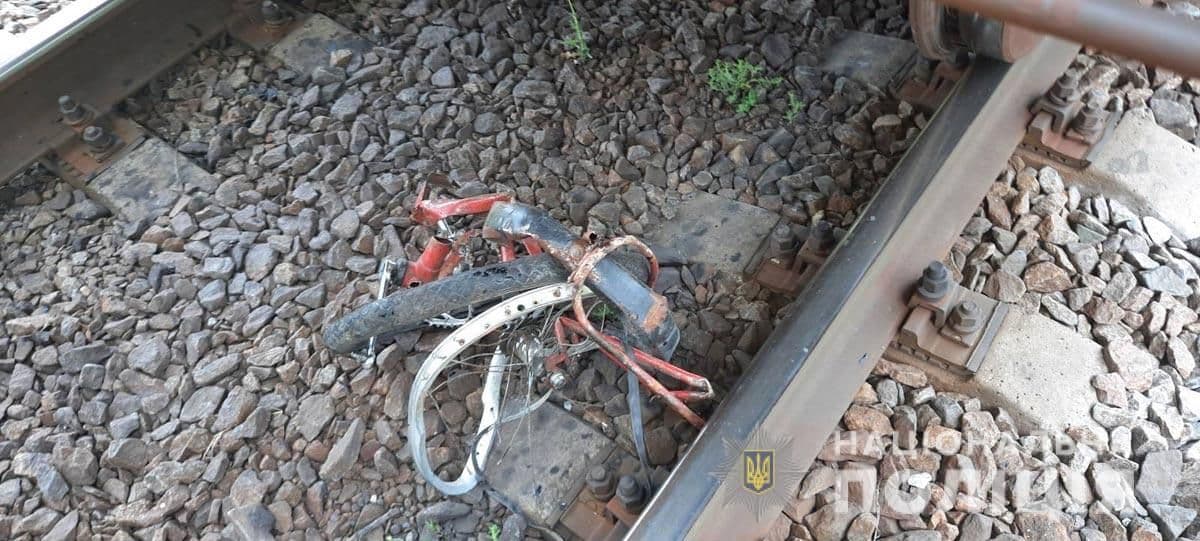 Під Кременчуком поїзд розрізав чоловіка навпіл (фото)