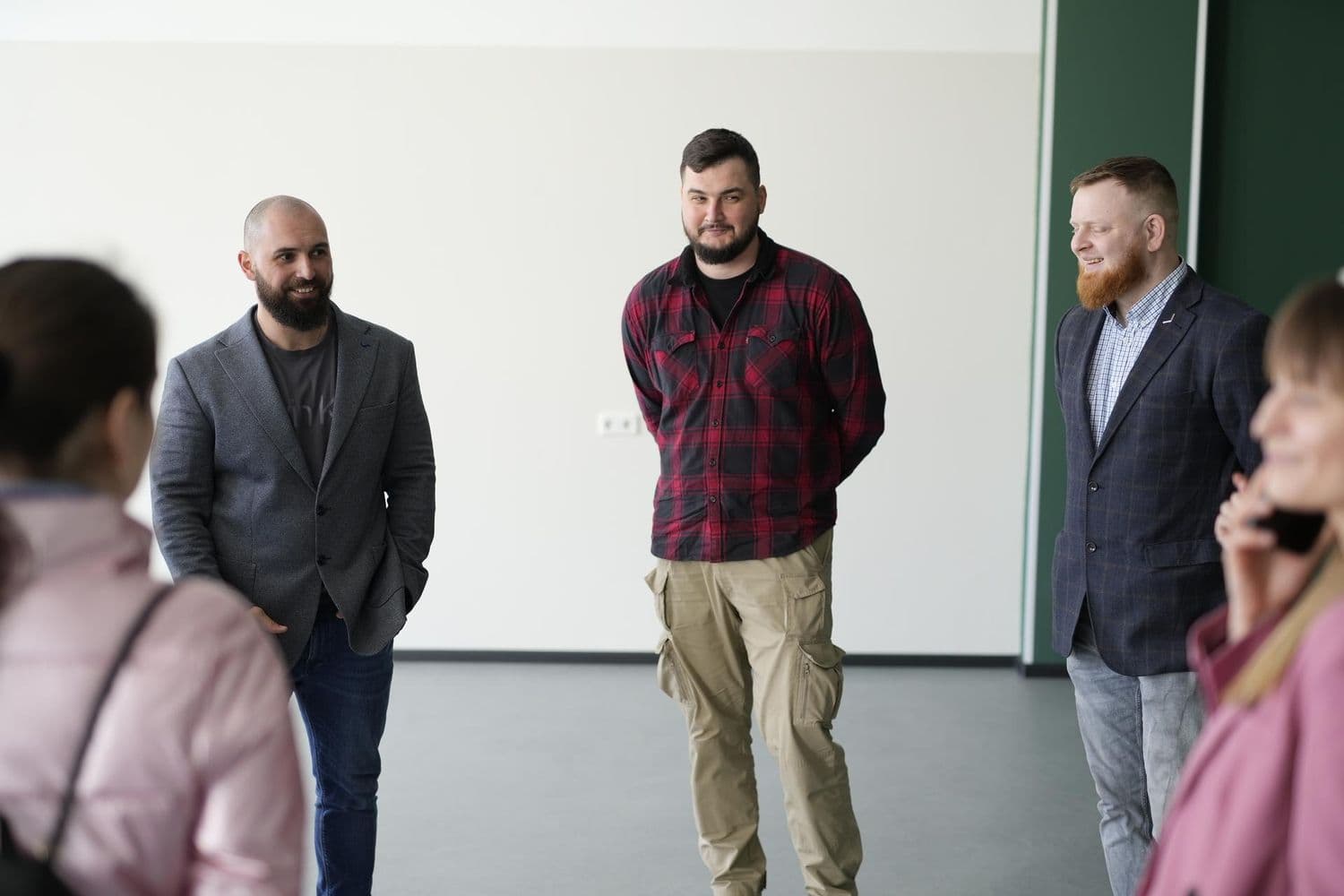 Відкриття Центру учасників бойових дій і толока в Дендропарку — головне за 3 квітня