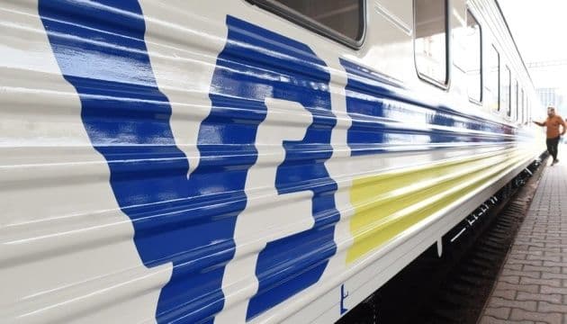 Міністр інфраструктури пояснив, як на Полтавщині курсуватимуть потяги під час обмежень «червоної» зони
