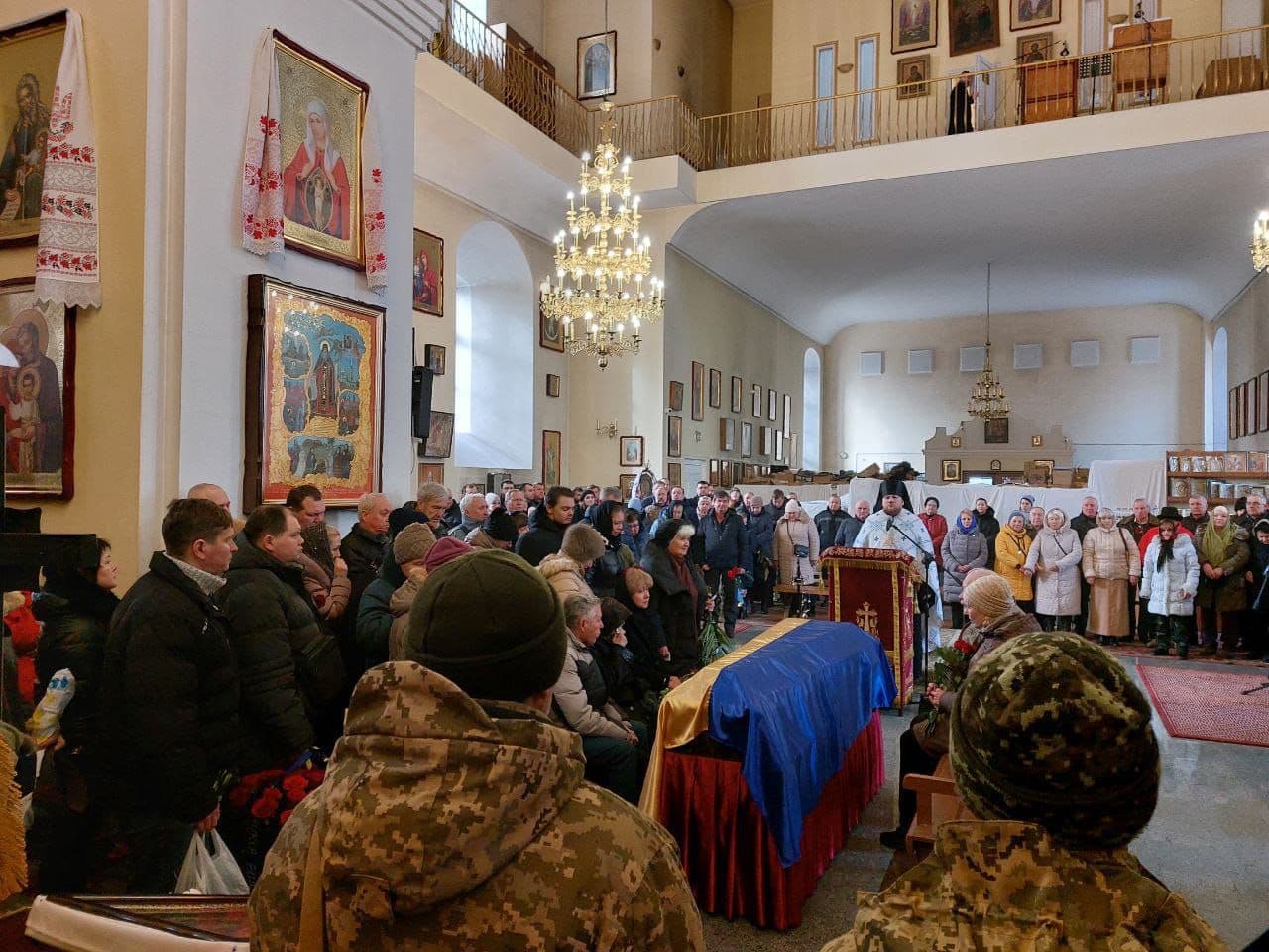 У Полтаві попрощалися із загиблим на війні Олександром Сугак