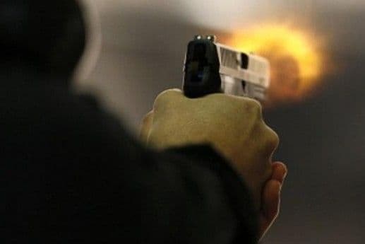 Поліція Полтави затримала чоловіка, який на Подолі стріляв із пістолета
