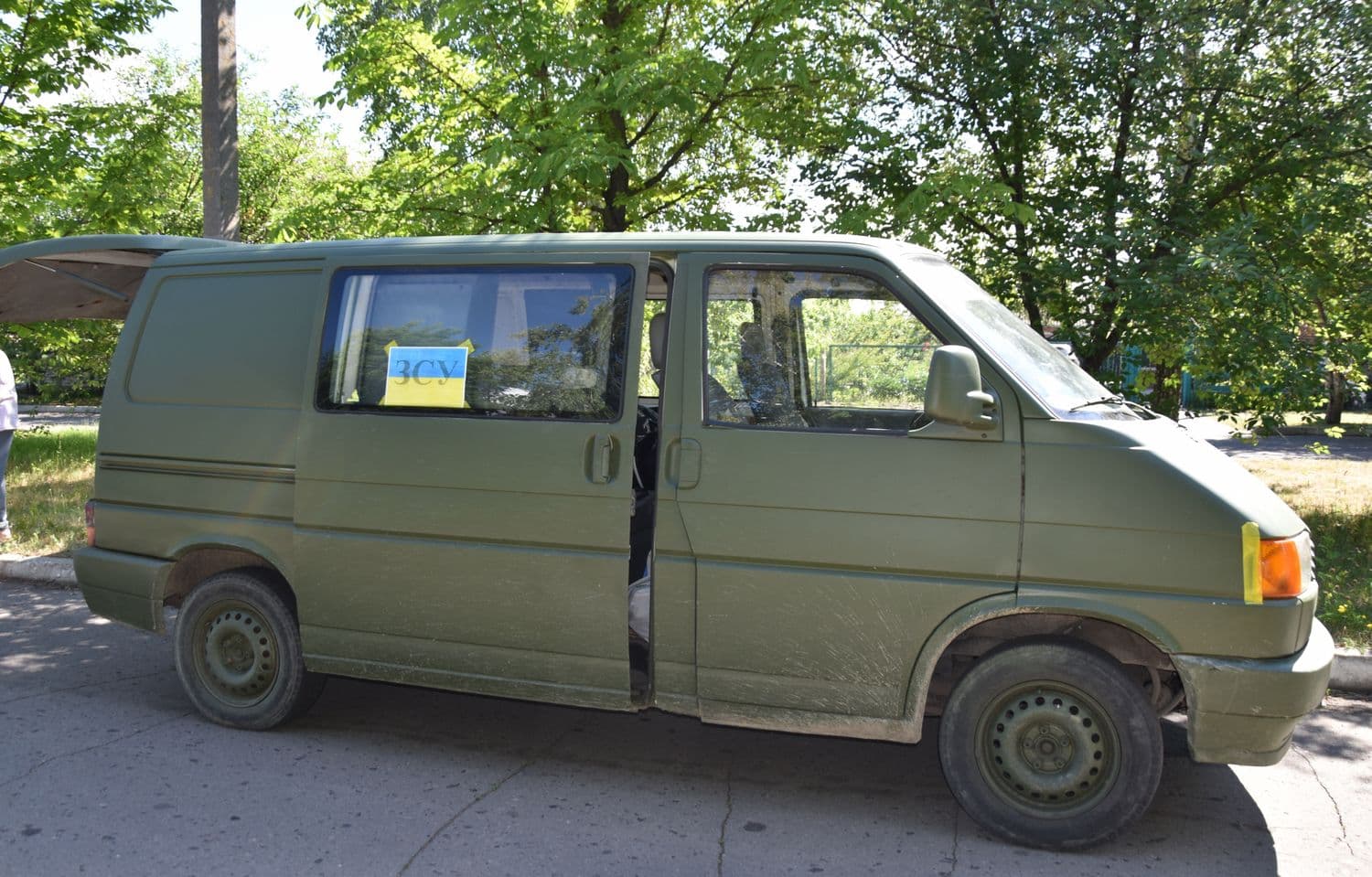 Пирятинці придбали «бус» для захисників на передовій