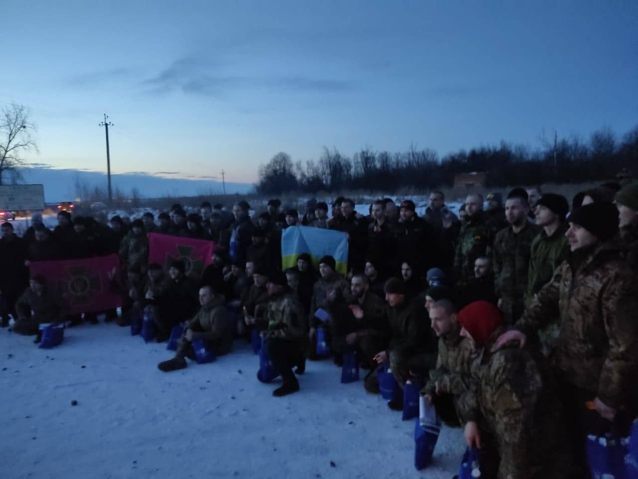 100 воїнів і один цивільний: з російського полону визволили українців