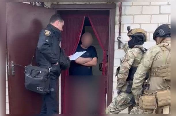 У Полтаві затримали чоловіка, який погрожував родині та вимагав п'ять тисяч доларів