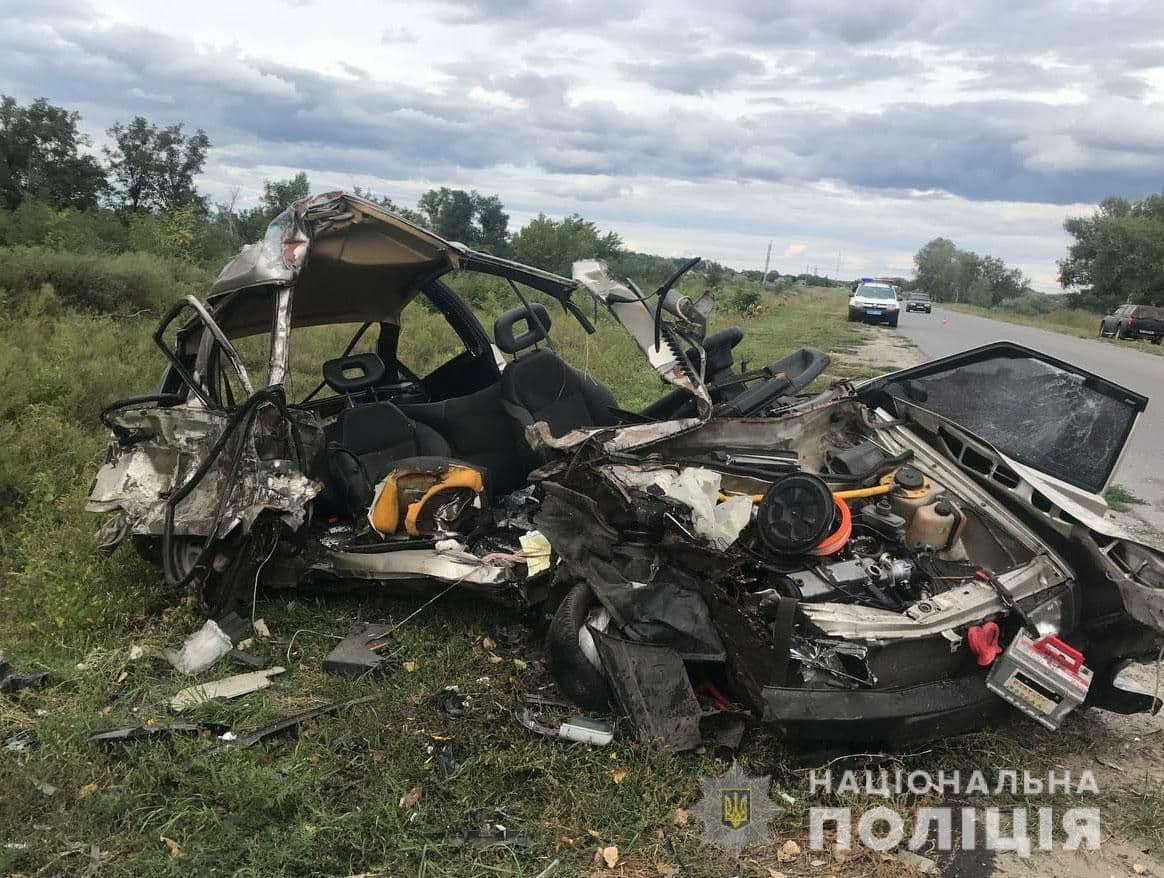 На трасі Полтава-Кременчук Газель зіштовхнулася з «вісімкою»: двоє загиблих (фото)